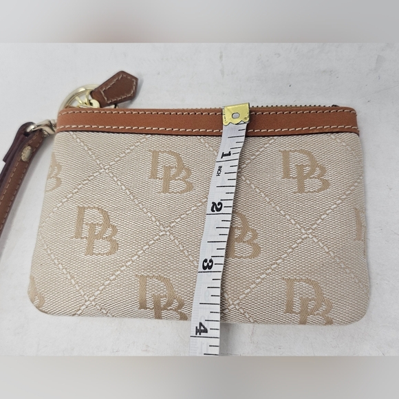 *SOLD*Dooney & Bourke Signature Brown/Beige Wristlet Wallet Pouch Coin Keychain - Picture 15 of 15